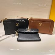 L X V CARD HOLDER - Image 11