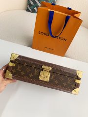 L X V Watch Storage Box Size：34*18*11cm - Image 4