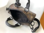 L X V Keepall Bandoulière 25 M46249 Size:25x15x11cm - Image 3