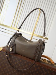 L X V EXPRESS M26360 Size：26x17x13.5cm