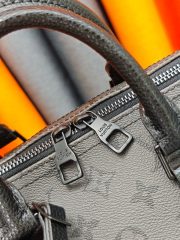 L X V Keepall Bandoulière 35 M28370 Size：35X21X16cm - Image 6