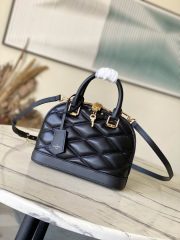L X V Handbag 23.5x17.5x11.5cm