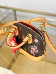 L X V Bag - Image 7