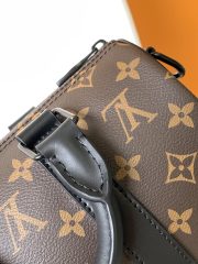 L X V Keepall Bandoulière 25 M46249 Size:25x15x11cm - Image 9