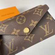 L X V Wallets Size：13x9.5x2.5cm - Image 3