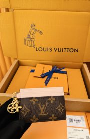 L X V CARD HOLDER M82739 Size：10.2x7.3x0.3CM - Image 10