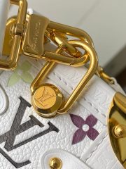 L X V women's crossbody bag M14046 23.5x16x8.5cm - Image 6