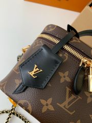 L X V  VANITY M45165 19*13*11cm - Image 5