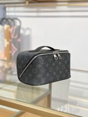 L X V TOILETRY BAG M11508 24x13x13cm - Image 2