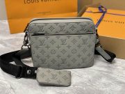 L X V  Messenger Bags Size：25*18.5*7cm - Image 13