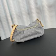 L X V Shoulder bag Size：27x18x3cm - Image 3