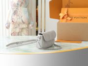 L X V Underarm bag 23.5x12x4.3cm - Image 2