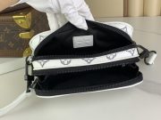 L X V  Messenger Bags Size：18.5x11x6.5cm - Image 10