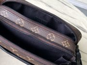L X V  Messenger Bags 24x16x8cm - Image 12