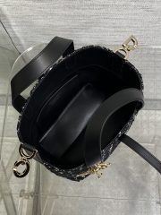 DR Handbag 18x16x12cm - Image 8