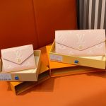 L X V Wallets（Multiple sizes）