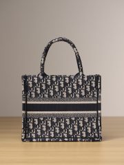 DR BOOK Tote 26.5x21x14cm - Image 9
