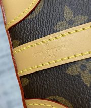 L X V Bucket Bags - Image 9