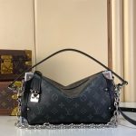 L X V Shoulder bag 28x7x15cm