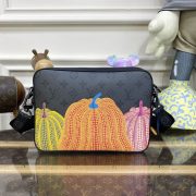 L X V  Messenger Bags Size：25*18.5*7cm - Image 14