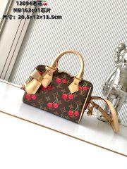 L X V x TM SPEEDY BANDOULIÈRE M13094 20.5x12x13.5cm