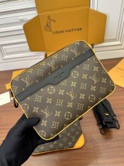 L X V  Messenger Bags Size：25*18.5*7cm - Image 24