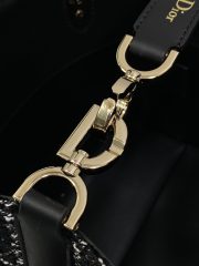 DR Handbag 18x16x12cm - Image 5