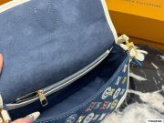 L X V Shoulder bag Size：28cm（Multiple colors） - Image 9