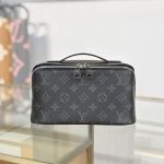 L X V TOILETRY BAG M11508 24x13x13cm