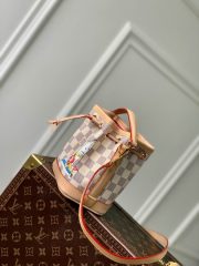L X V Bucket Bags - Image 4