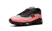 1000 "Black / Pink - Footlocker Exclusive" M1000FDM - Image 4