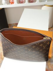 L X V Pochette ClesL Clutch bag M13561 Size：36x27.5x2cm - Image 4