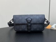 L X V  Messenger Bags Size：22x12x6cm - Image 2