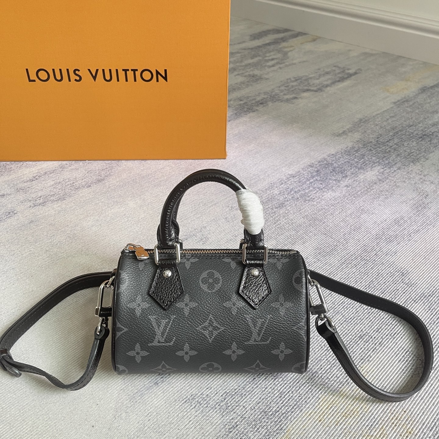 4481D9C5-7315-60D3-3FBE-34C166446345 L X V NANO SPEEDY M26573 10x7.5x16cm - Image 1