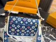 L X V Shoulder bag Size：28cm（Multiple colors） - Image 6