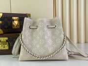 L X V Shoulder bag 22x14x19cm（Multiple colors） - Image 8