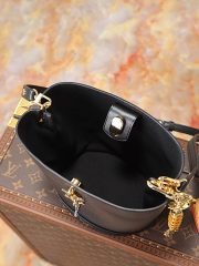 L X V Bloom Mini Hobo M27260 Size：17.5x16x11cm（Multiple colors） - Image 4