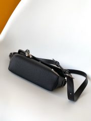 L X V Pulse mini M12618 Size:22.5x16x5cm - Image 4
