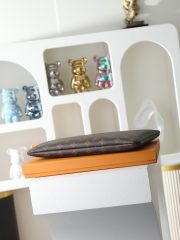 L X V Pochette ClesL Clutch bag M13561 Size：36x27.5x2cm - Image 3