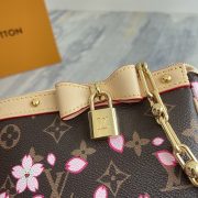L X V x TM POCHETTE ACCESSOIRES Bag M13666 13x4x22cm - Image 8