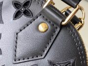 L X V Handbag 23.5x17.5x11.5cm - Image 6