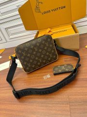 L X V  Messenger Bags Size：25*18.5*7cm - Image 17