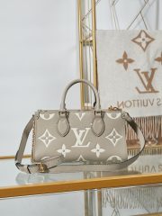 L X V ONTHEGO EAST WEST Bag M23641 25x13x10cm（Multiple colors）