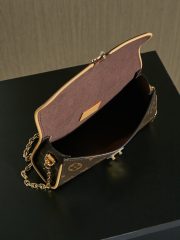 L X V Pochette Clle M13566 11x6x20.5cm - Image 9