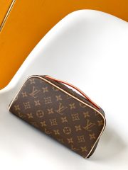L X V TOILETRY BAG M11750 Size：24x13x13cm - Image 3