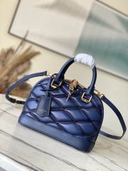 L X V Handbag 23.5x17.5x11.5cm - Image 3