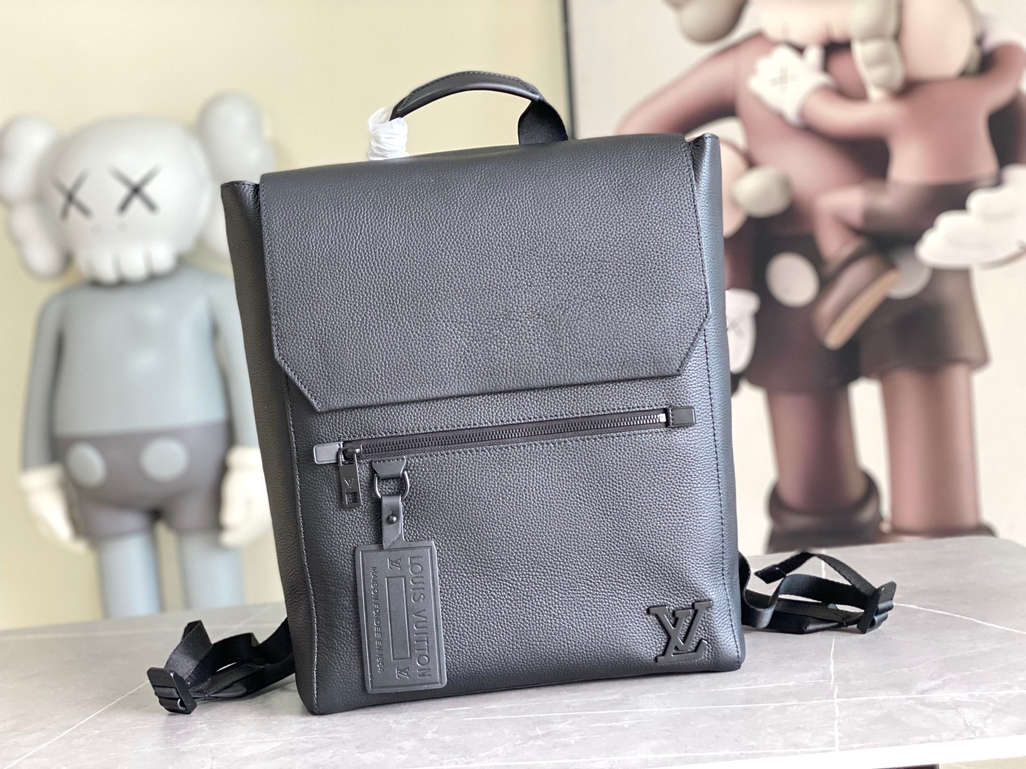 4eeeefafe7fc9e5e010956fcfdaec7647dde7be02984df71dc460cf0888d53be L X V Backpack M21367 38x33x12cm - Image 1