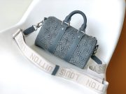 L X V Keepall Bandoulière 25 M22762 Size:25x15x11cm
