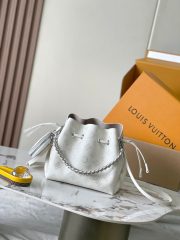 L X V Shoulder bag 22x14x19cm（Multiple colors） - Image 2