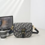 DR Bobby East-West Armpit bag  Size:22m